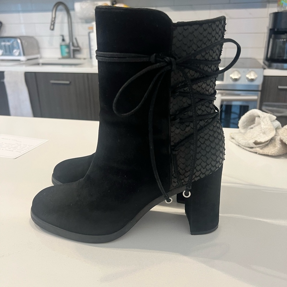 johnston and murphy 8 1/2 black heeled booties